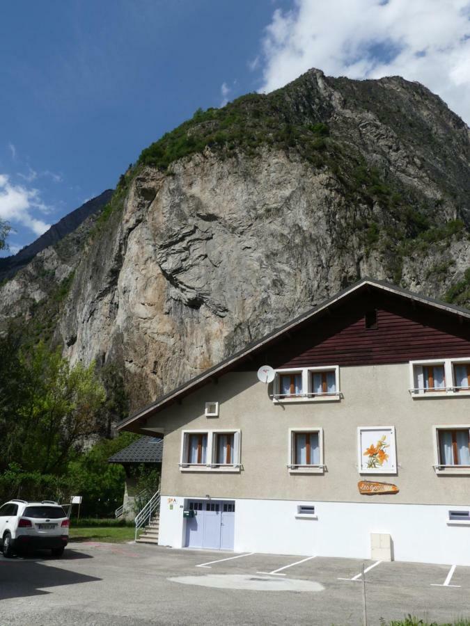 Les Lys Oranges Le Bourg-dʼOisans Exterior foto
